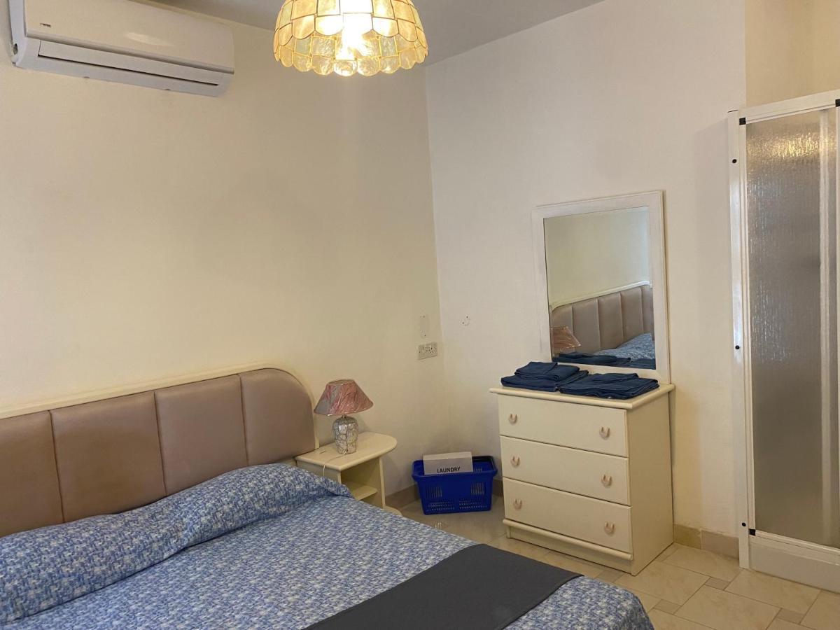 Sea Front Apartment At Mellieha Bay, Malta! Extérieur photo