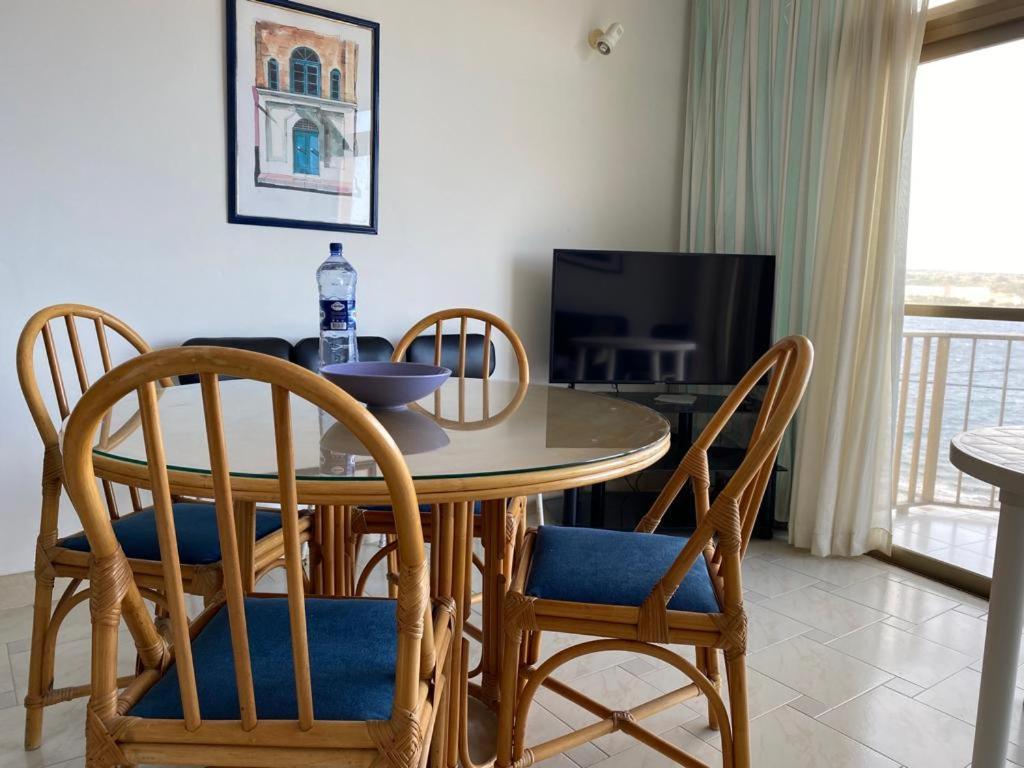 Sea Front Apartment At Mellieha Bay, Malta! Extérieur photo